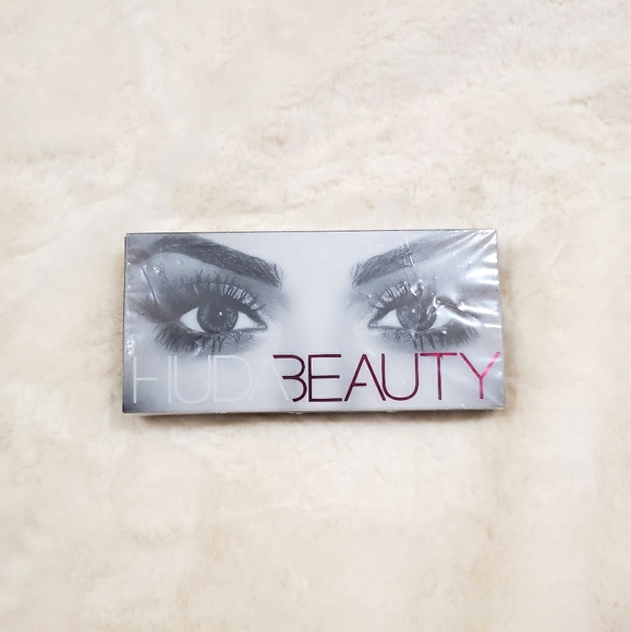 Brand New Huda Lashes Scarlett #8 - Picture 2 of 2